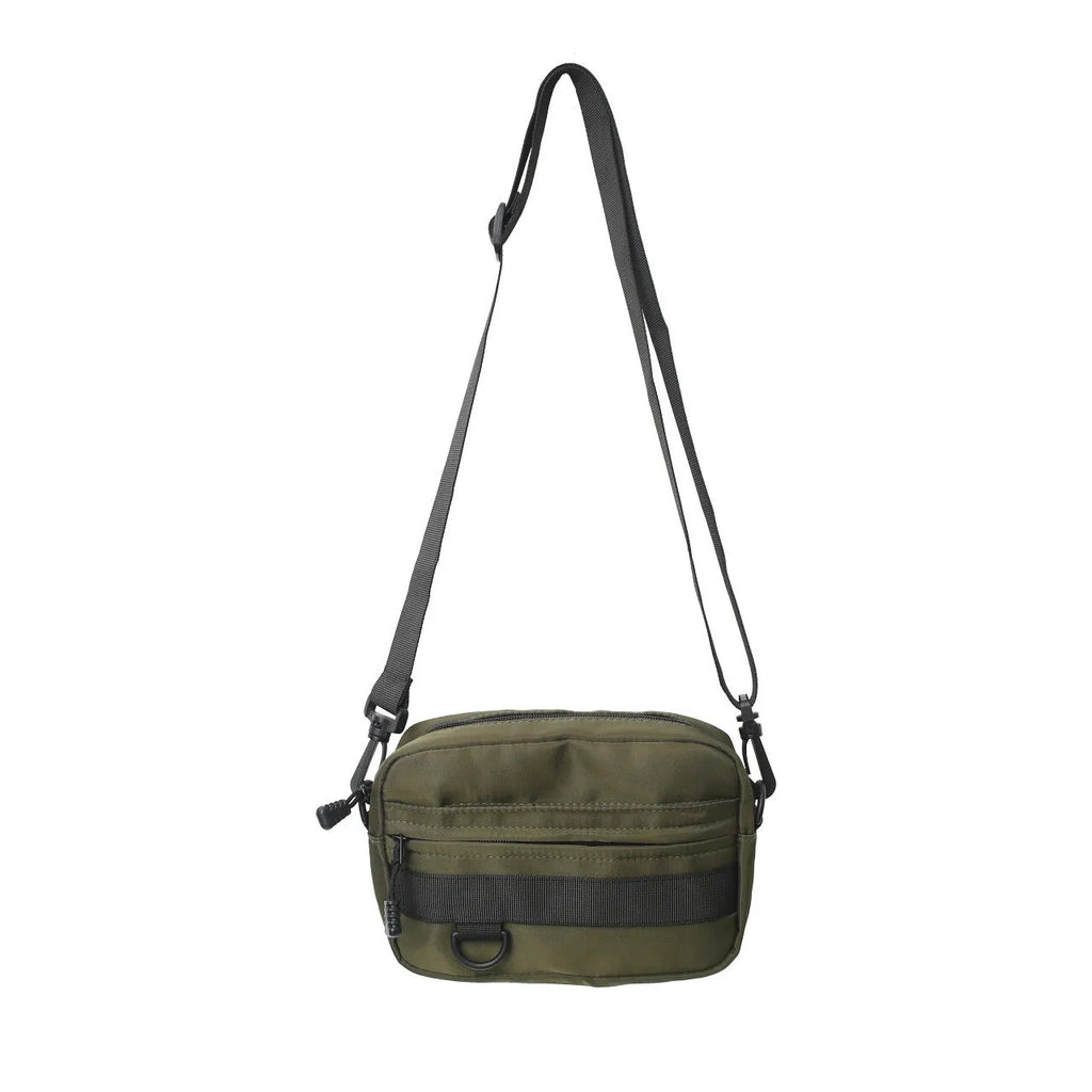 Men's street style messenger bag in solid colour with crossbody strap and nylon construction