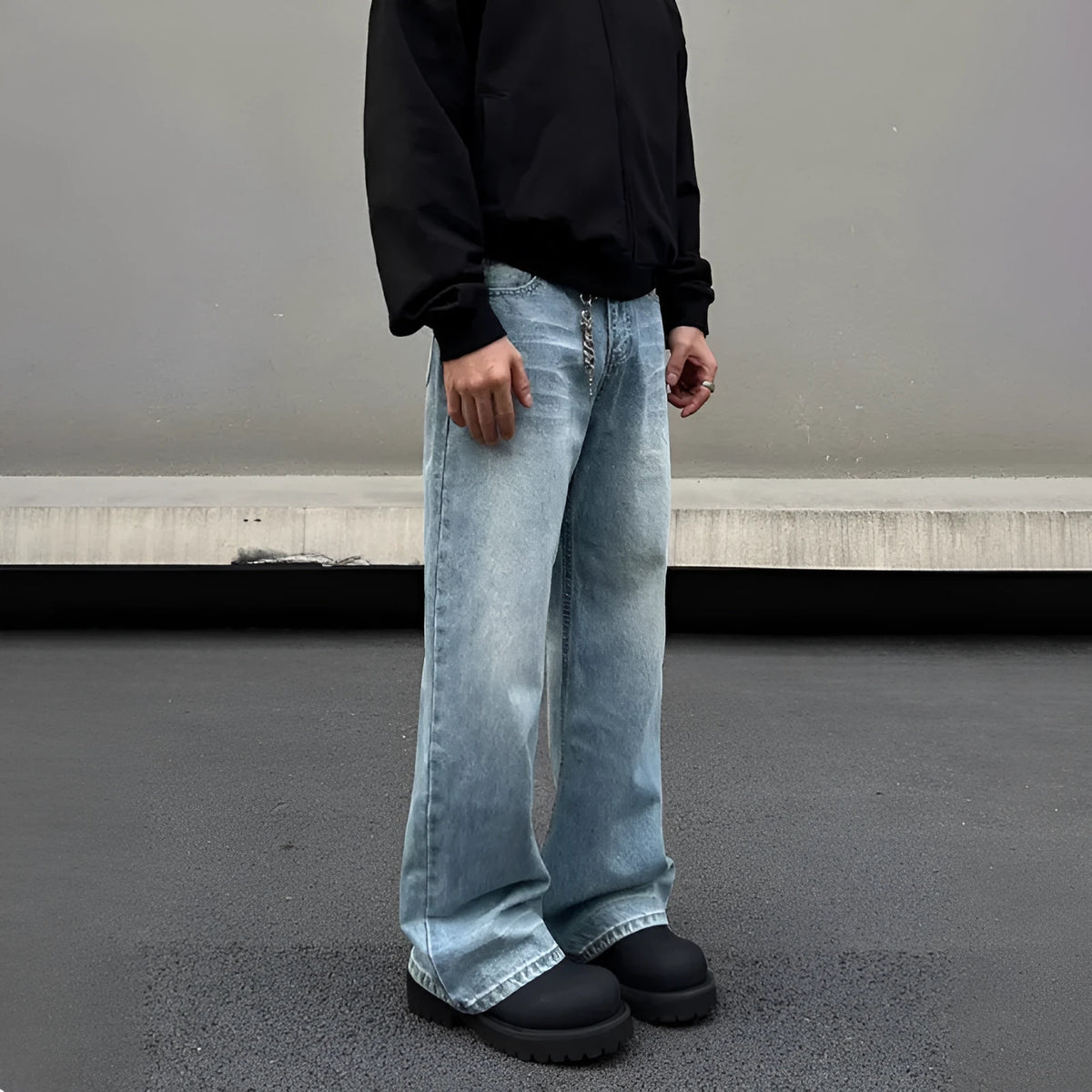 Men's blue retro straight jeans with whisker washing and a medium-high waist