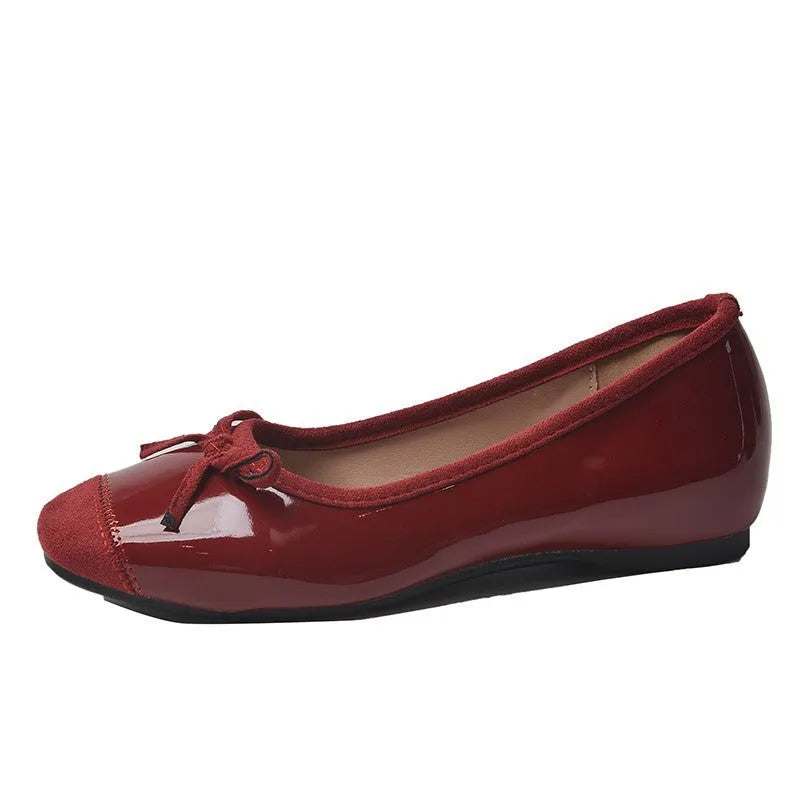 Retro style women's ballet flats with square toe and bow detail in Mary Jane design