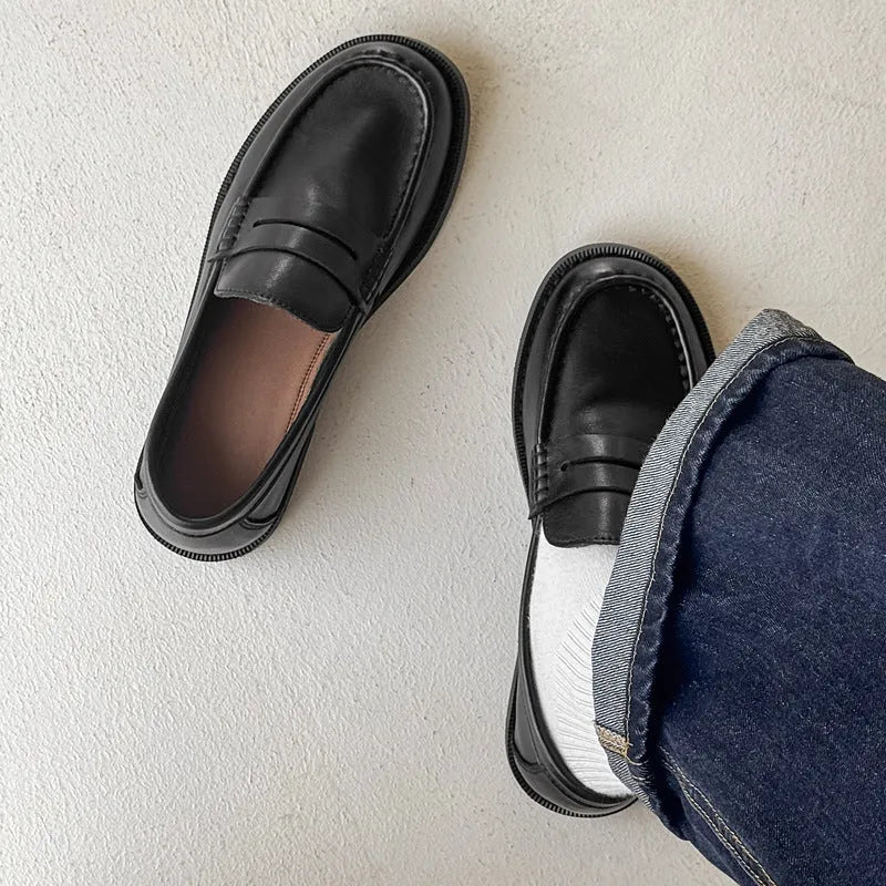 Men's slip-on casual shoe in a retro style with a microfiber upper and rubber sole