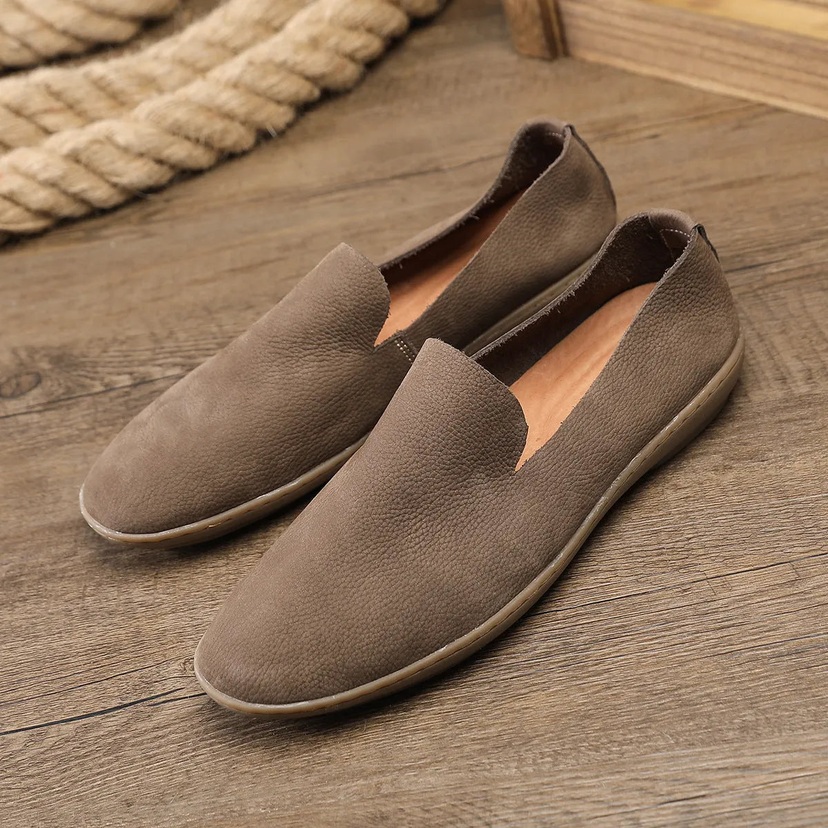 Handmade men's leather shoes in khaki colour with wedge heel and high-cut design