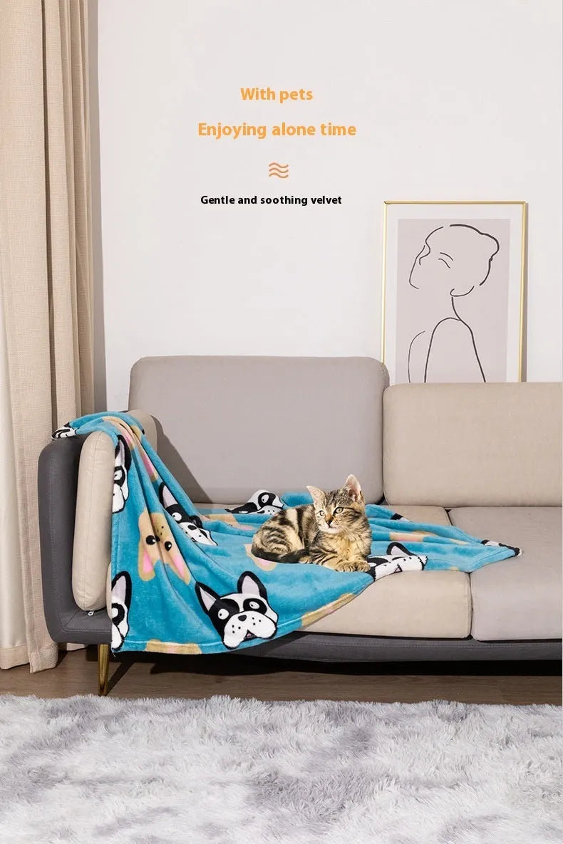 Double-sided thickened flannel pet blanket with cartoon anime dog design.