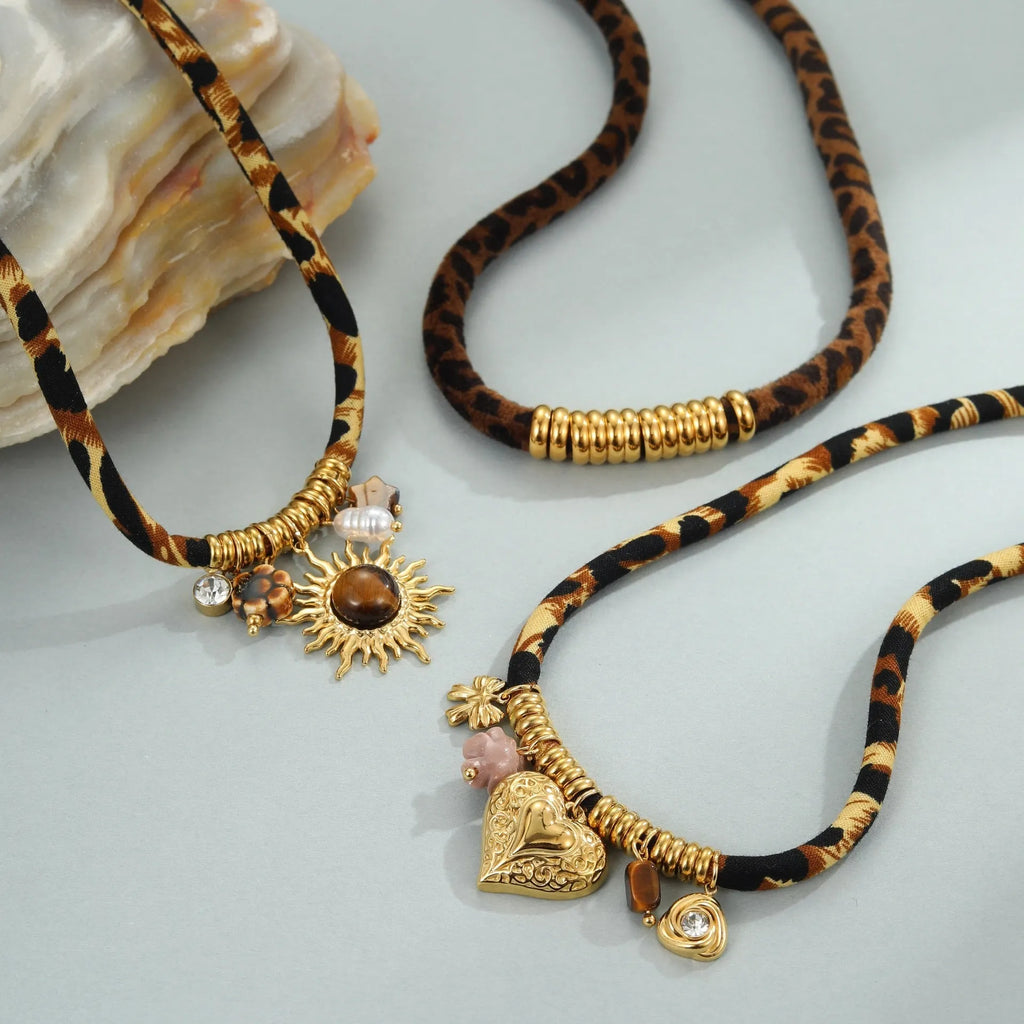 Leopard series stainless steel necklace for women with geometric pendant and adjustable 41-50cm length