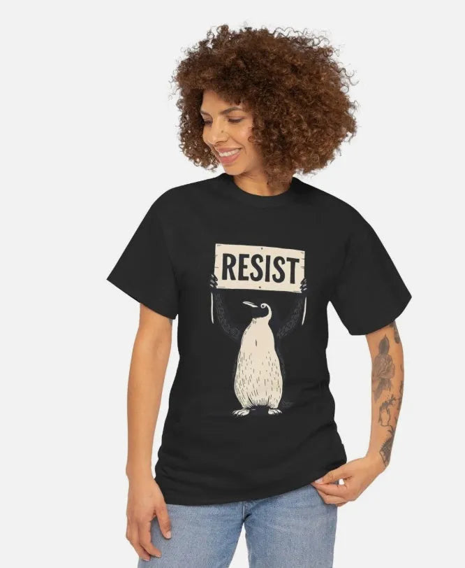 Cotton short sleeve t-shirt with round neck in loose straight fit