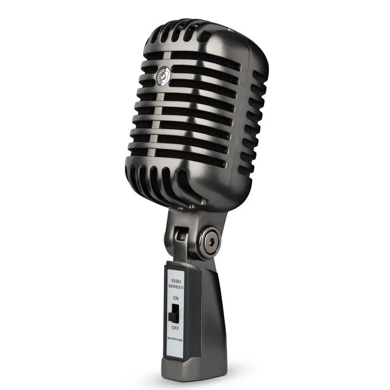 Retro style wireless condenser microphone with cardioid pattern for karaoke and recording