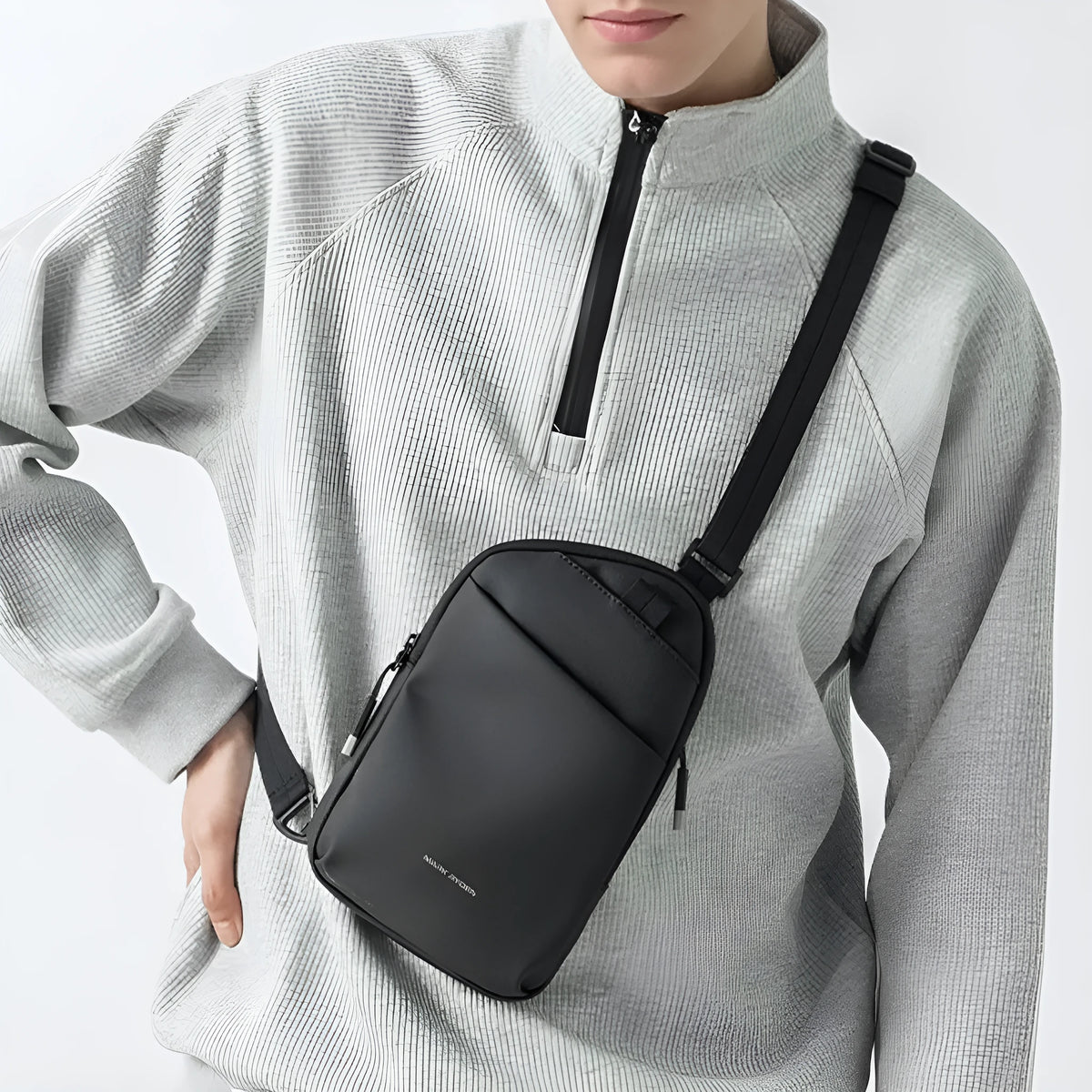 Men's simple black crossbody bag made from wear-resistant Oxford fabric.