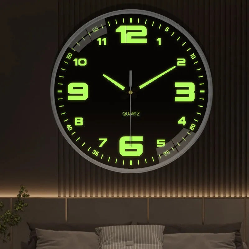 Modern 8 inch diameter luminous plastic wall clock for home and office decoration