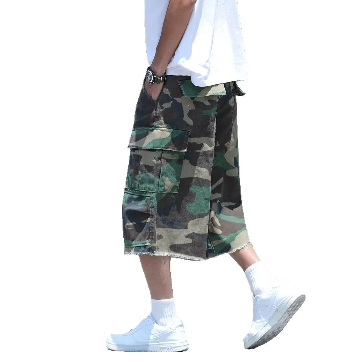 American style retro camouflage shorts in loose cropped fit for summer casual wear