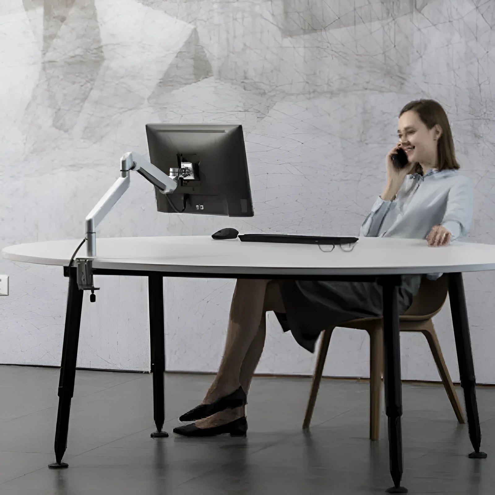 Aluminium alloy notebook stand with air pressure arm in black or silver colour