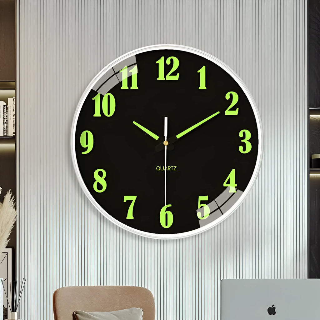 Modern 8 inch diameter luminous plastic wall clock for home and office decoration