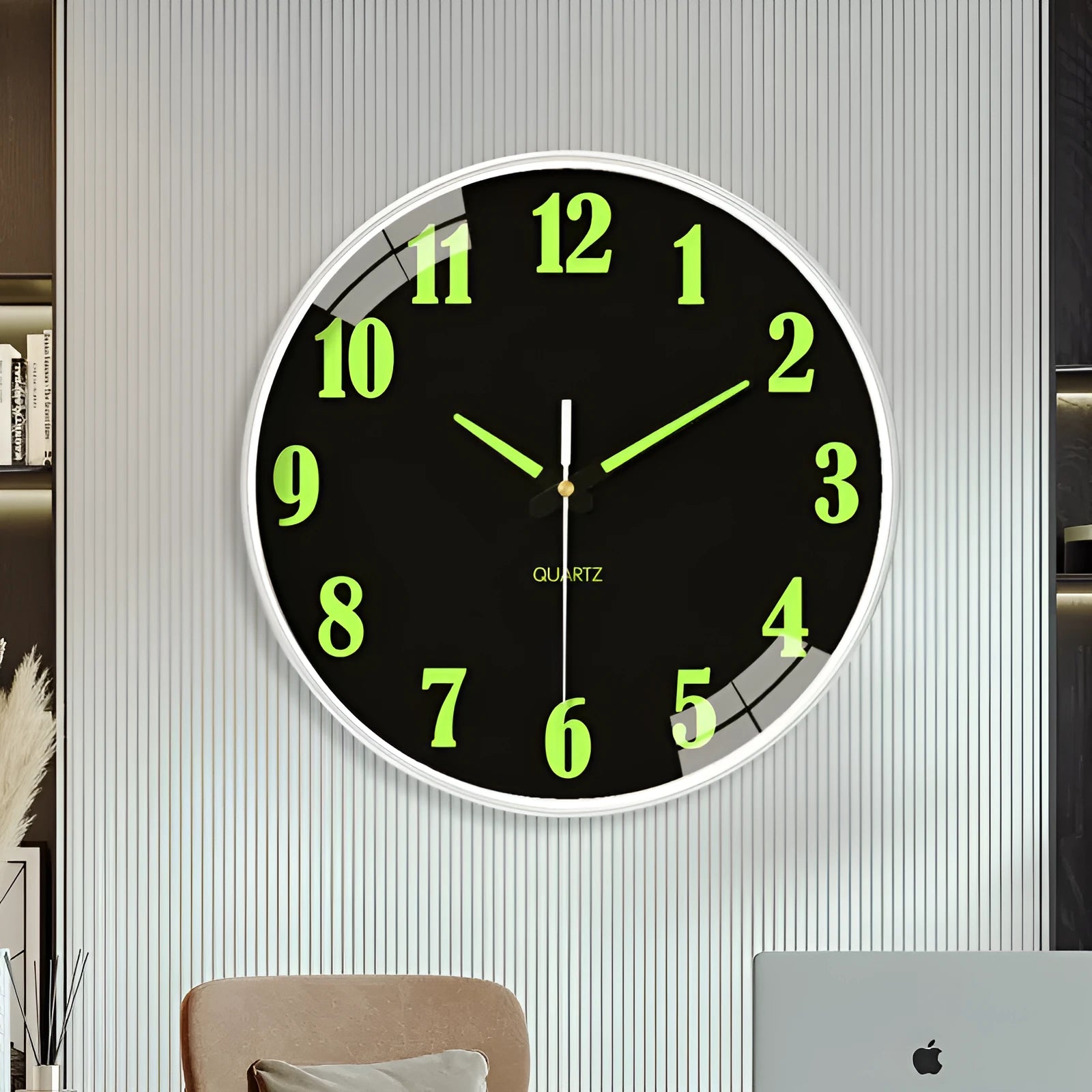 Modern 8 inch diameter luminous plastic wall clock for home and office decoration