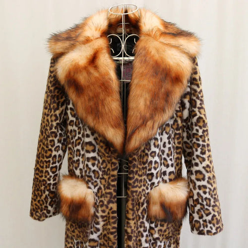 Women's long artificial fur jacket with leopard print pattern and regular sleeves