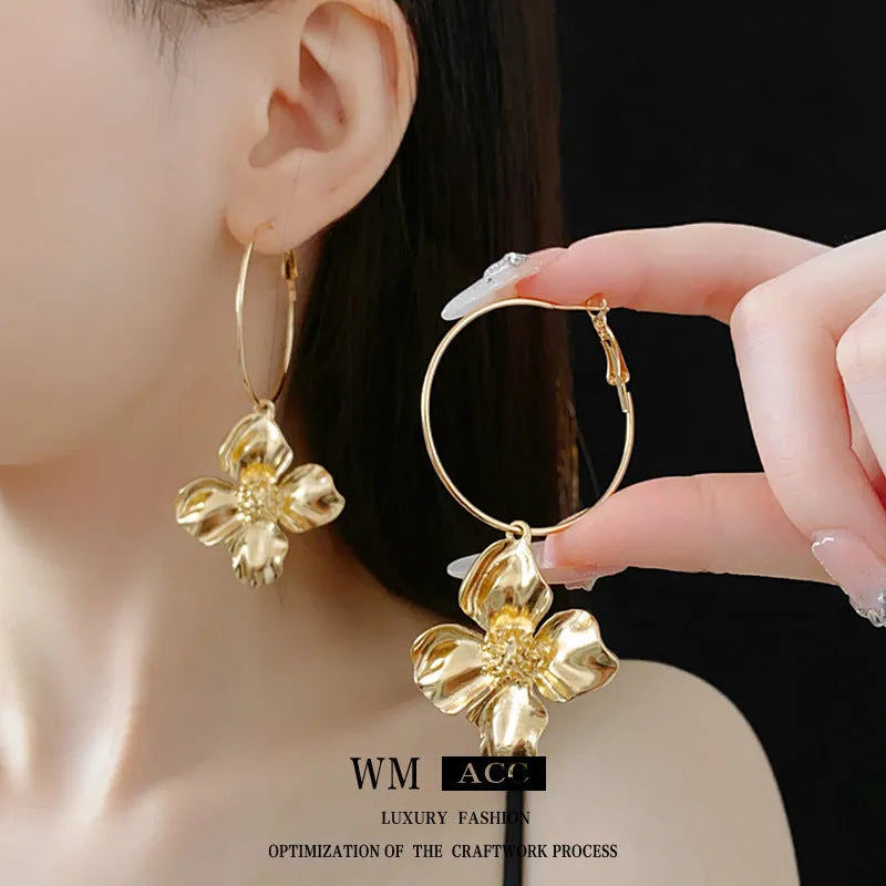 Silver needle geometric flower drop earrings with electroplated gold or silver finish, vintage metal jewellery design