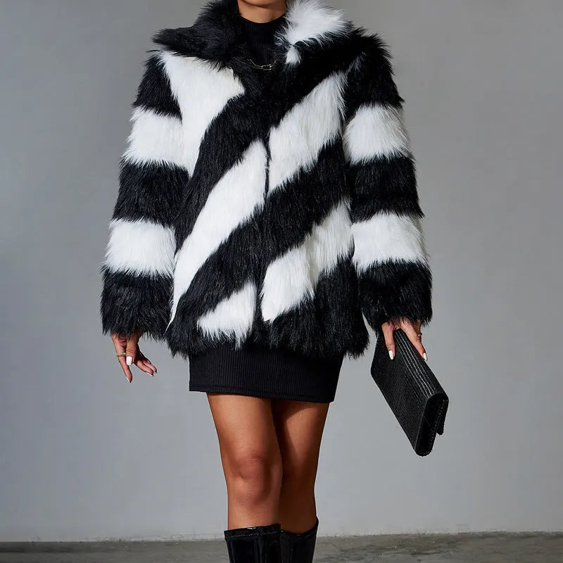 Women's contrast lapel faux fur coat with detachable collar in picture colour