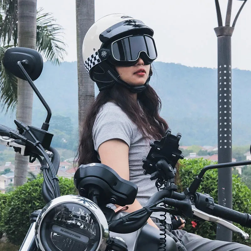 Retro style full face motorcycle helmet in ABS, shown in Ivory White colour on a plain background.