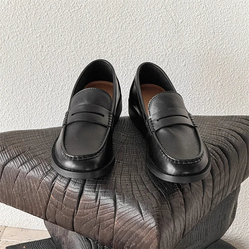 Men's slip-on casual shoe in a retro style with a microfiber upper and rubber sole