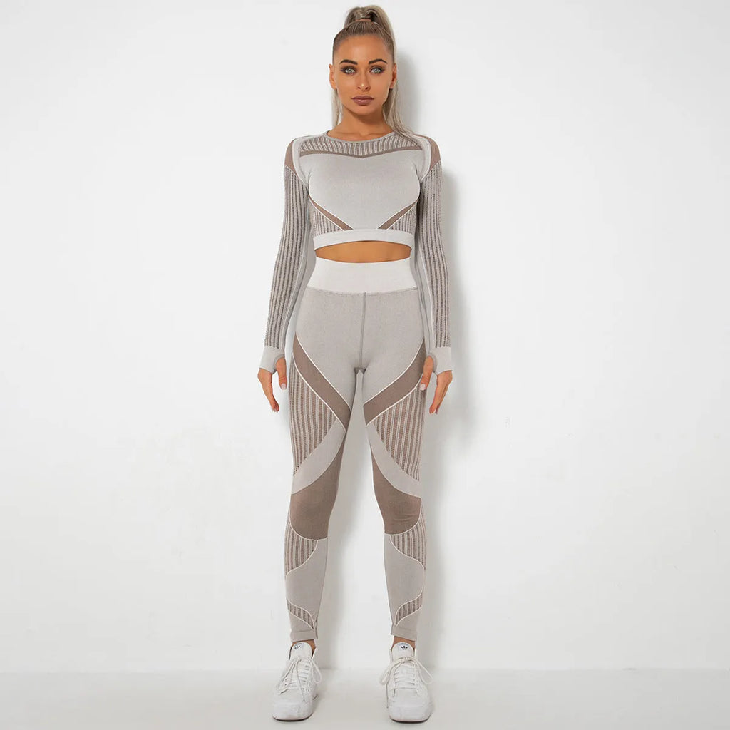 Ethkafi women's seamless long-sleeved yoga wearsuit in a striped pattern.