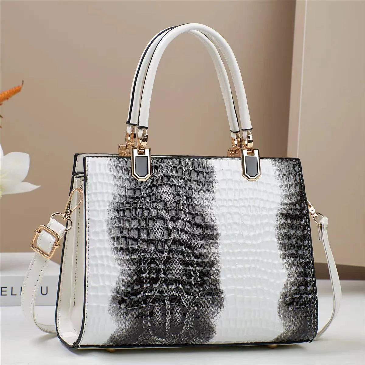 Women's horizontal square shoulder bag in soft PU leather with internal zip compartments
