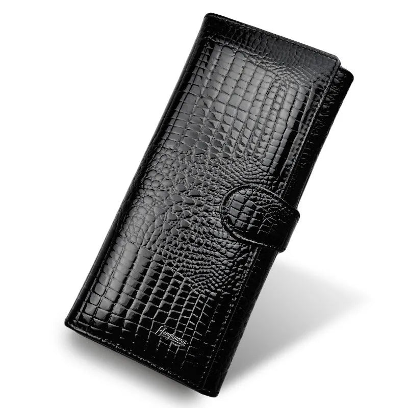 Women's patent leather coin purse with crocodile pattern in red colour