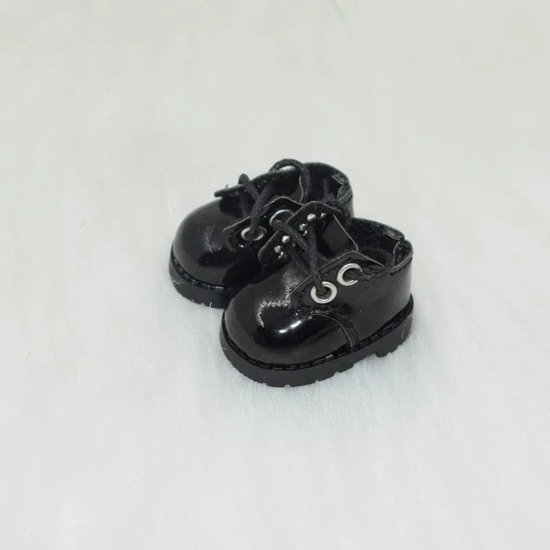 Doll replacement shoes for 17cm figures in multiple styles and colours