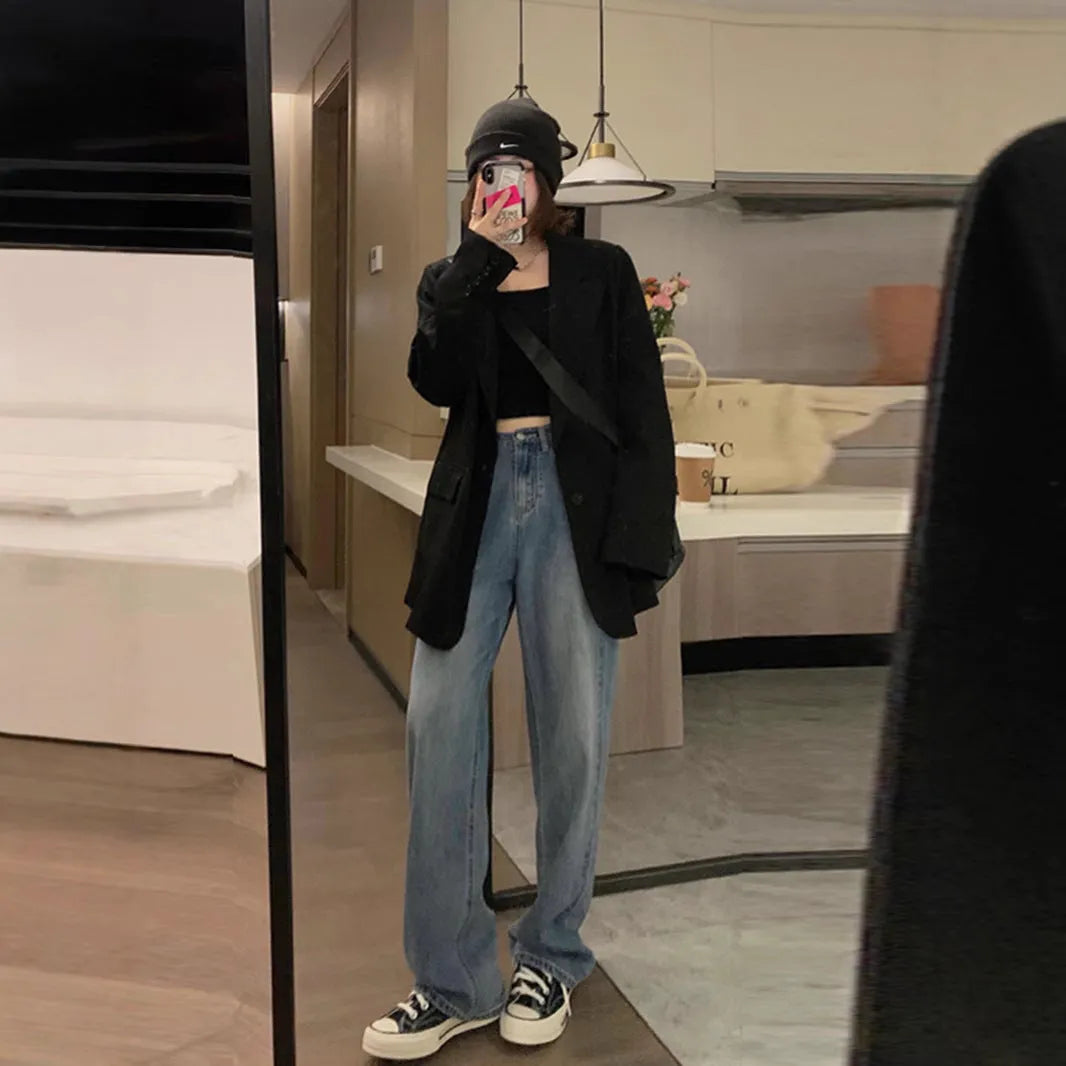 Women's Korean style solid color polyester suit jacket with regular long sleeves and pockets in black, beige, or coffee.