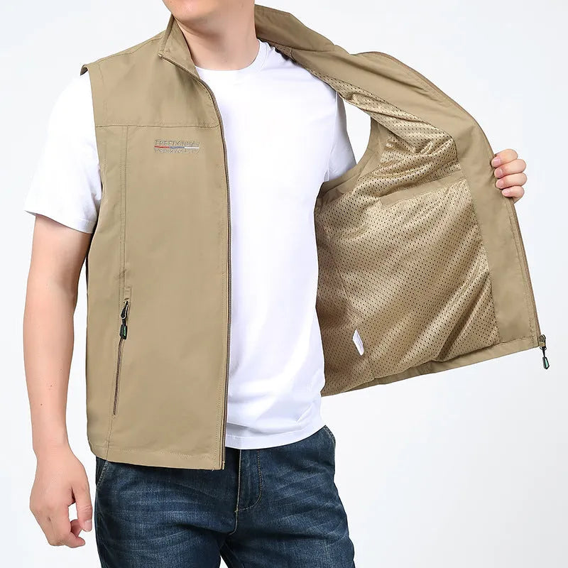 Man wearing striped quick-drying waterproof casual vest with patch pockets and hood