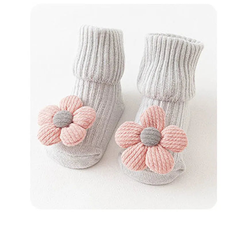 Cotton baby floor socks in animal and bow patterns for infants 0-3 years