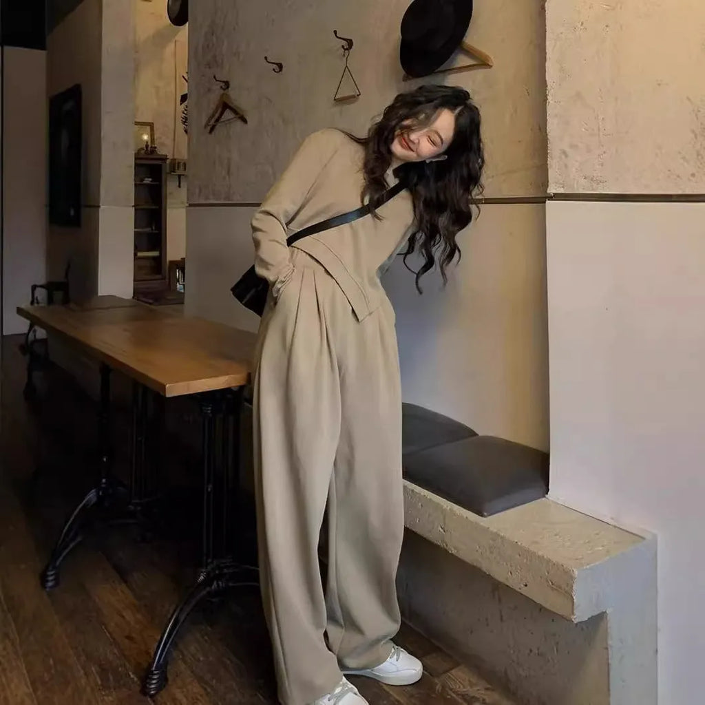 Women's khaki loose-fit casual sports suit set with long sleeve top and trousers