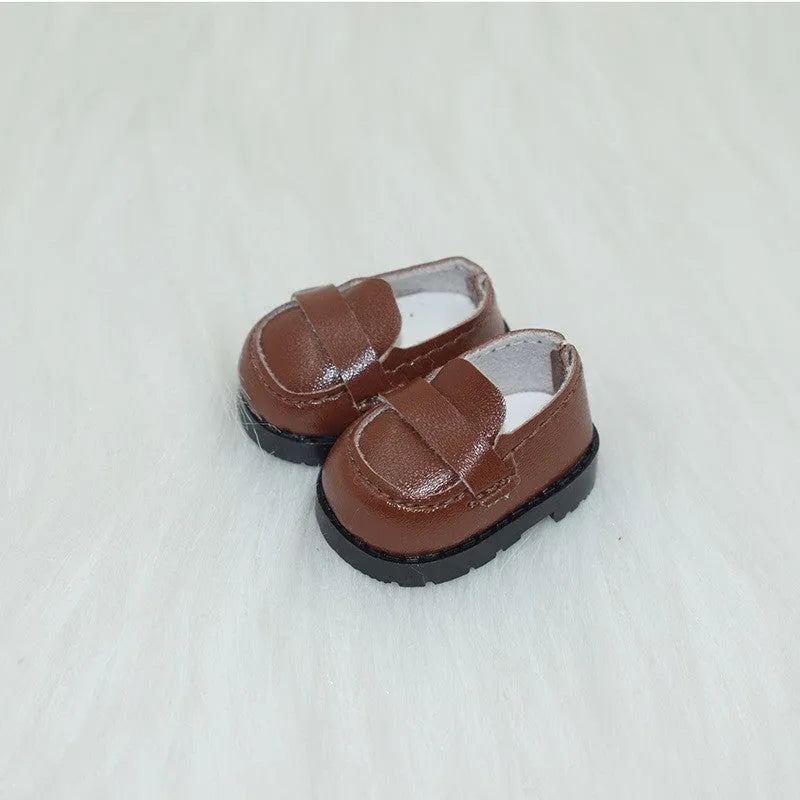 Doll replacement shoes for 17cm figures in multiple styles and colours