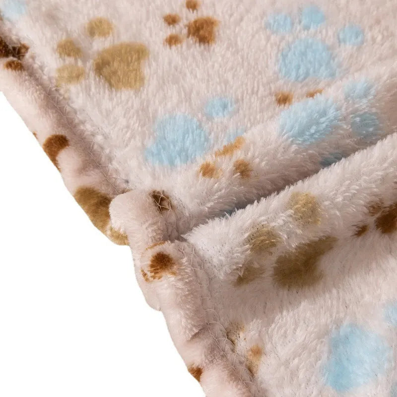 Double-sided thickened flannel pet blanket with cartoon anime dog design.