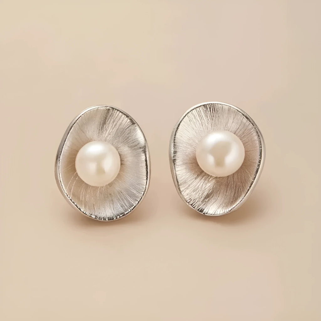 Gold-colour geometric sterling silver earrings with single pearl and needle fastening